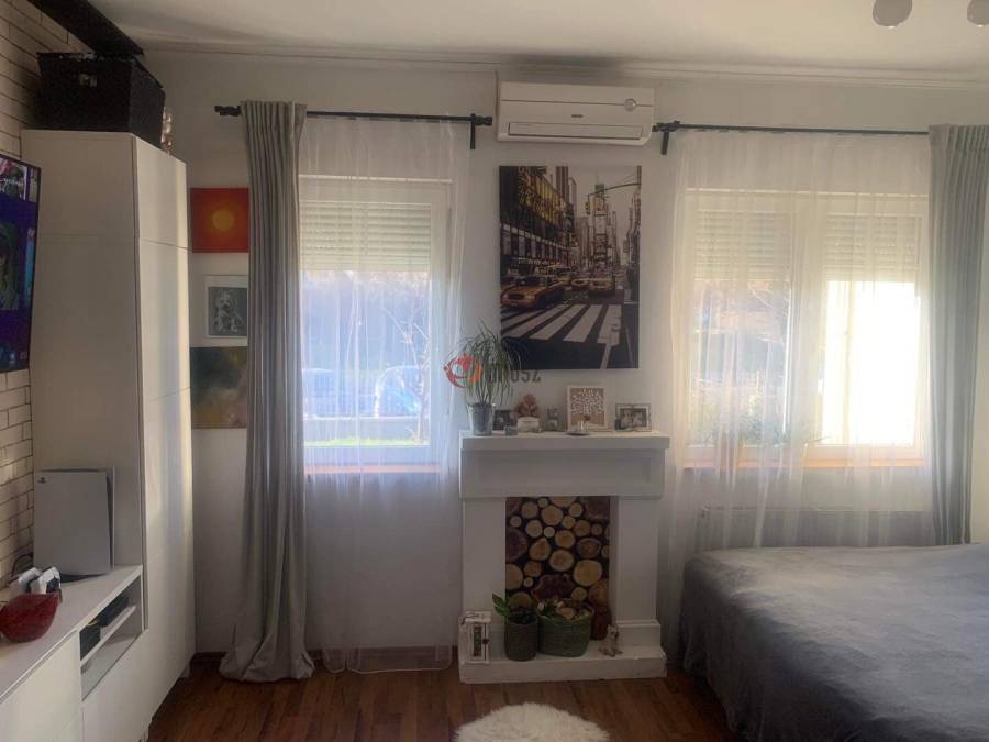 eladó újszerű téglalakás, Budapest, X. kerület